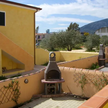 Casa Vacanze Adele Apartment *